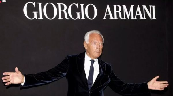 Τζόρτζιο Αρμάνι: Το Μιλάνο πενθεί για την απώλεια του «βασιλιά» του – Χιλιάδες άνθρωποι στο λαϊκό προσκύνημα