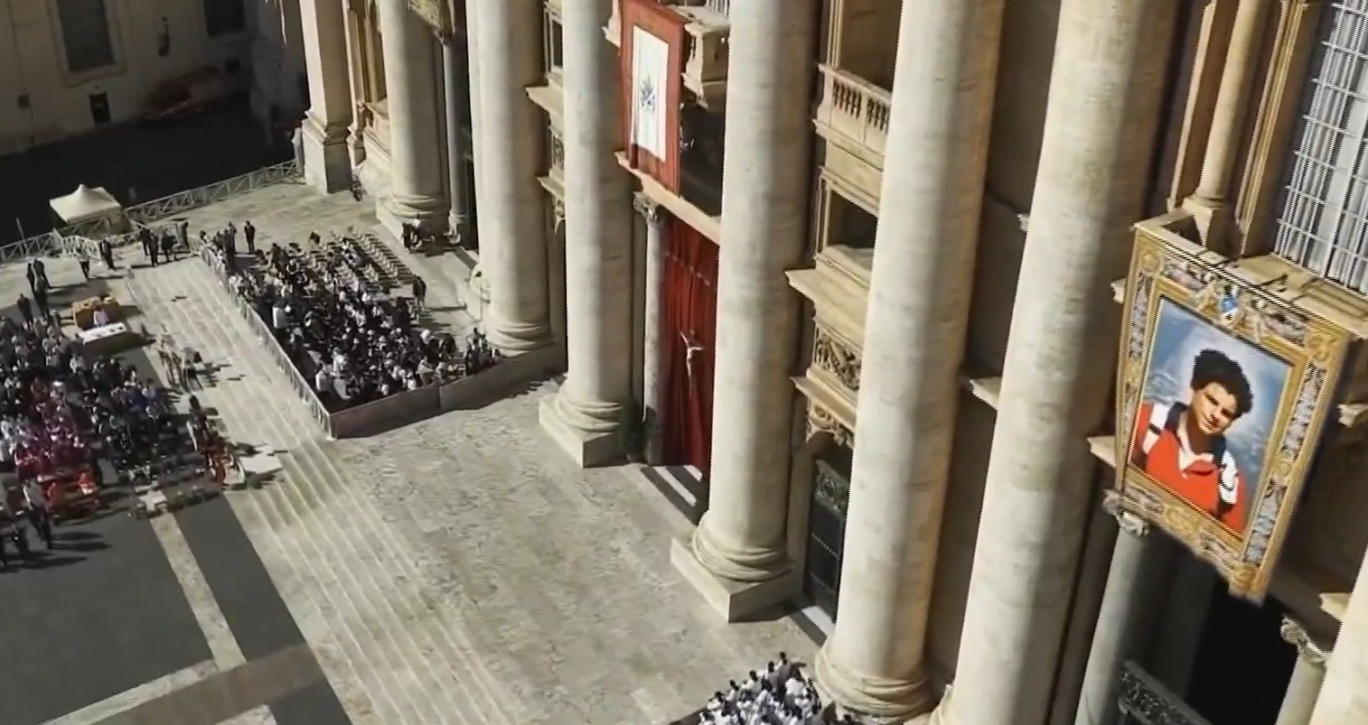 Χιλιάδες πιστοί στο Βατικανό: Σήμερα αγιοποιείται ο 15χρονος «influencer του Θεού» Κάρλο Ακούτις