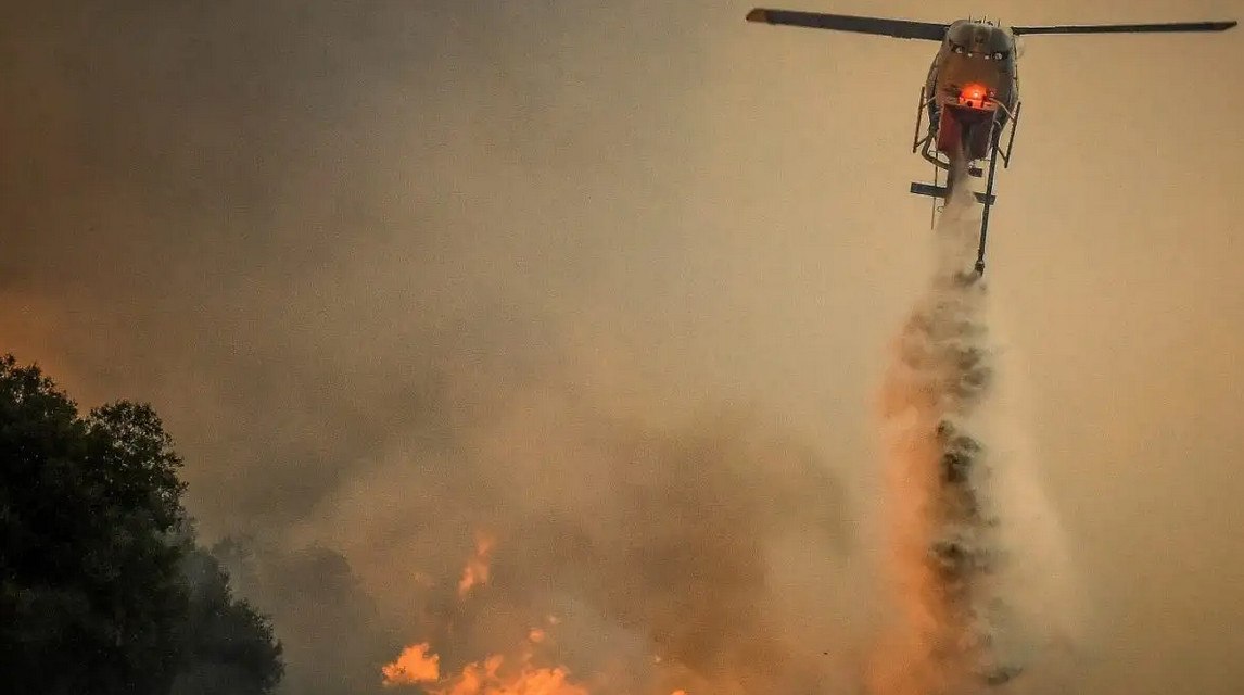 Πυρκαγιά στη Χαλκιδική στην περιοχή Λαγόμανδρα – Σηκώθηκαν 5 αεροσκάφη και 2 ελικόπτερα