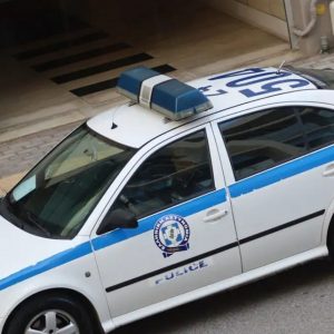 Τρεις ανήλικοι και ένας 20χρονος συνελήφθησαν για ληστείες πρακτορείων τυχερών παιγνίων, δείτε βίντεο από τη δράση της συμμορίας