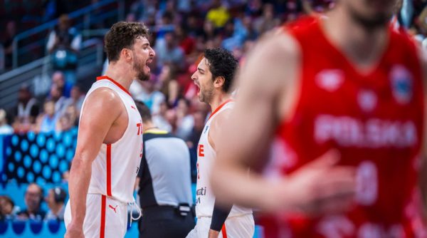 Eurobasket 2025: Στην τετράδα μετά από 24 χρόνια η Τουρκία με triple double του Σενγκούν
