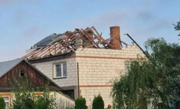 Πολωνία: Έβλεπε τηλεόραση αμέριμνος και ρωσικό drone έπεσε στο σπίτι του – «Όλη η σκεπή ήταν κομμάτια, όλα καταστράφηκαν»