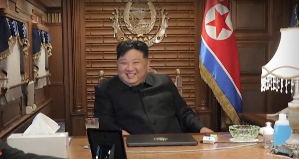 Ο Κιμ Γιονγκ Ουν εκτελεί ανθρώπους στη Βόρεια Κορέα επειδή παρακολουθούν ξένες ταινίες