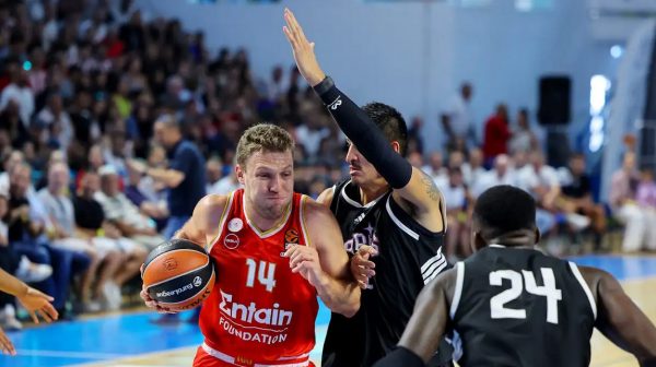 Ολυμπιακός – Παρί 87-90: Φιλική ήττα στην Κύπρο, αποβλήθηκαν Βεζένκοφ και Μπαρτζώκας στο φινάλε