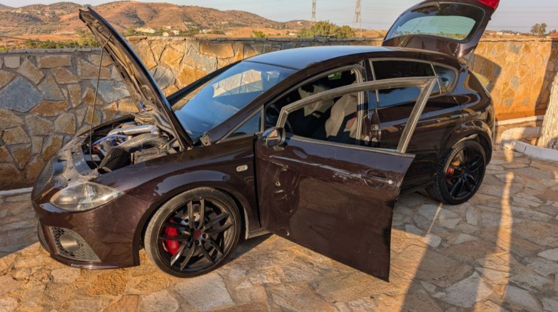 Εξαρθρώθηκε συμμορία που έκλεβε αυτοκίνητα από περιοχές της Αττικής - Συνελήφθησαν 5 μέλη της