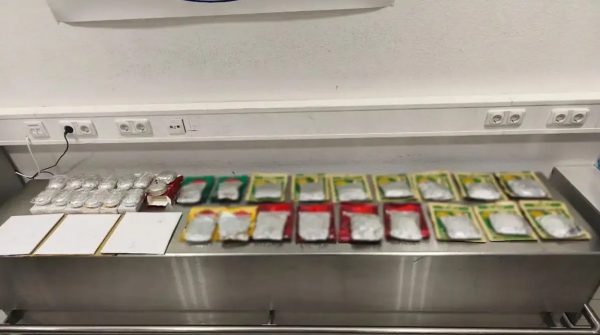 Ελ. Βενιζέλος: Μέλος εγκληματικής οργάνωσης προσπάθησε να περάσει στην χώρα 8 κιλά ηρωίνης – Συνελήφθη στο αεροδρόμιο