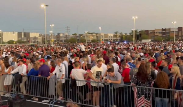 Κατάμεστο το State Farm Stadium για το τελευταίο αντίο στον Τσάρλι Κερκ - Δρακόντεια μέτρα ασφαλείας στο Φοίνιξ