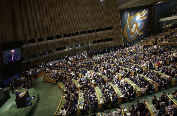 Ομιλία Τραμπ στη Γενική Συνέλευση με ειρωνείες, επιθέσεις και επικρίσεις κατά των Ηνωμένων Εθνών