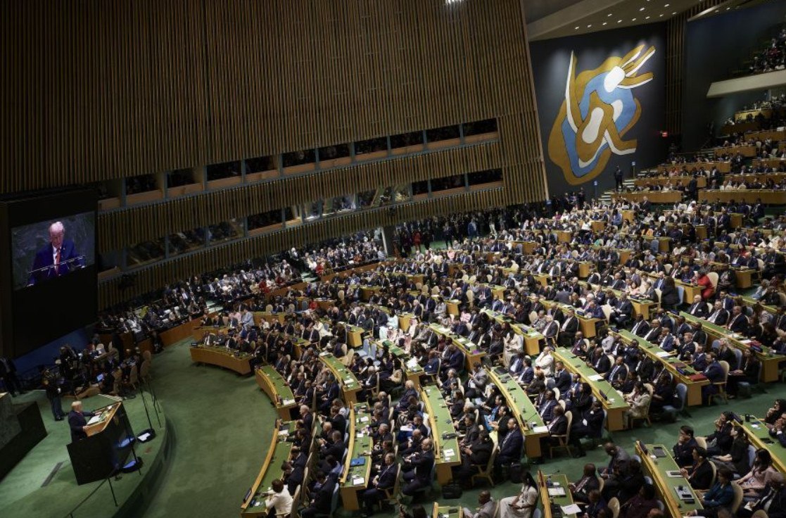 Ομιλία Τραμπ στη Γενική Συνέλευση με ειρωνείες, επιθέσεις και επικρίσεις κατά των Ηνωμένων Εθνών