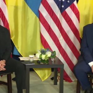 Ο Ζελένσκι «ρίχνει το γάντι» στον Τραμπ: Μόνο οι ΗΠΑ μπορούν να πιέσουν τη Ρωσία να τελειώσει τον πόλεμο στην Ουκρανία