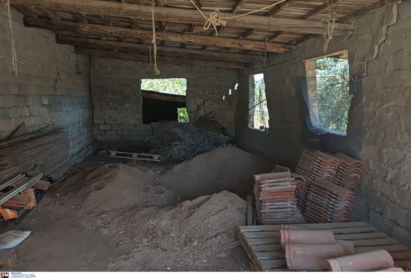 Βοιωτία: «Δεν έχω σχέση με αυτή τη γυναίκα» λέει ο Αλβανός που όπως υποστηρίζει η 62χρονη έσκαψε το λάκκο όπου έθαψε τη μητέρα της