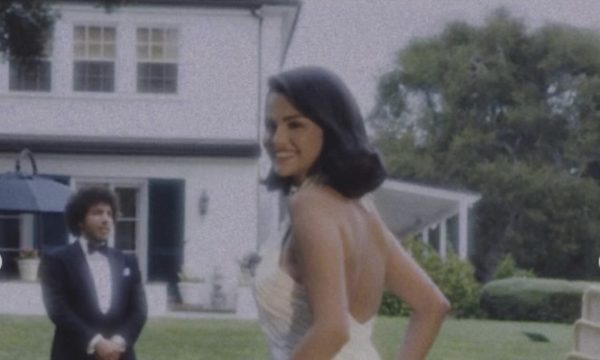 Η Σελένα Γκόμεζ και ο Μπένι Μπλάνκο παντρεύτηκαν -Οι ρομαντικές φωτογραφίες από τον γάμο τους