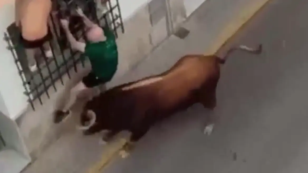 Βίντεο: Ταύρος επιτέθηκε σε 57χρονο σε ισπανικό φεστιβάλ και τον σκότωσε