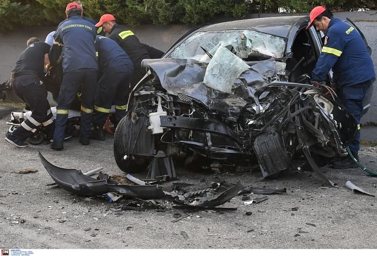 Άμορφη μάζα το αυτοκίνητο της 25χρονης κοπέλας που σκοτώθηκε στο Κιάτο - Σοκάρουν οι φωτογραφίες από το θανατηφόρο τροχαίο