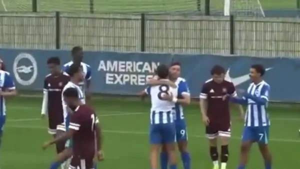 Ο Στέφανος Τζίμας πέτυχε δυο γκολ με την Μπράιτον – Βασικός και ο Μπάμπης Κωστούλας