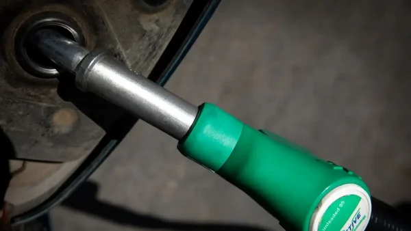 Συλλήψεις και στην Κεντρική Ελλάδα για λαθρεμπόριο καυσίμων - Είχαν παράνομο λογισμικό με το οποίο έκλεβαν τους πελάτες