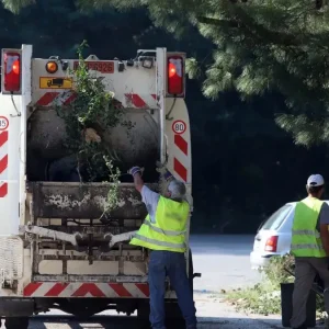 Στο νοσοκομείο οδηγός απορριμματοφόρου μετά από διαπληκτισμό με 32χρονο μοτοσικλετιστή στη Νίκαια Αττικής