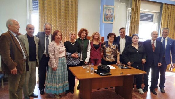 Παρουσιάστηκε η ποιητική συλλογή "Με Φως και Ψυχή" της Ξανθής Κουτσογιάννη