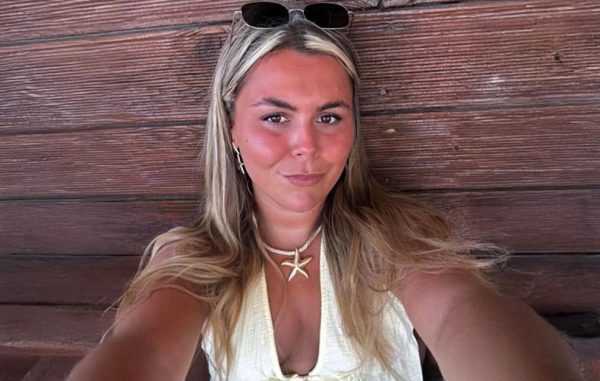 Οι γιατροί απέδωσαν τα εξανθήματα 24χρονης σε αλλεργία και την έστειλαν στο σπίτι – Πέθανε λίγο μετά το ταξίδι της στην Ελλάδα