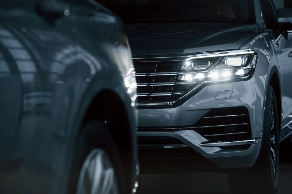 Πρόστιμα έως 2.000 ευρώ για απλήρωτα τέλη, ΚΤΕΟ και ανασφάλιστα ΙΧ κάθε εξάμηνο: πώς θα εντοπίζονται παραβάτες