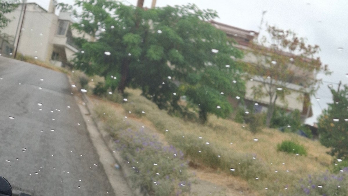 Ζητούμε πεζοδρόμια στον Αφανό