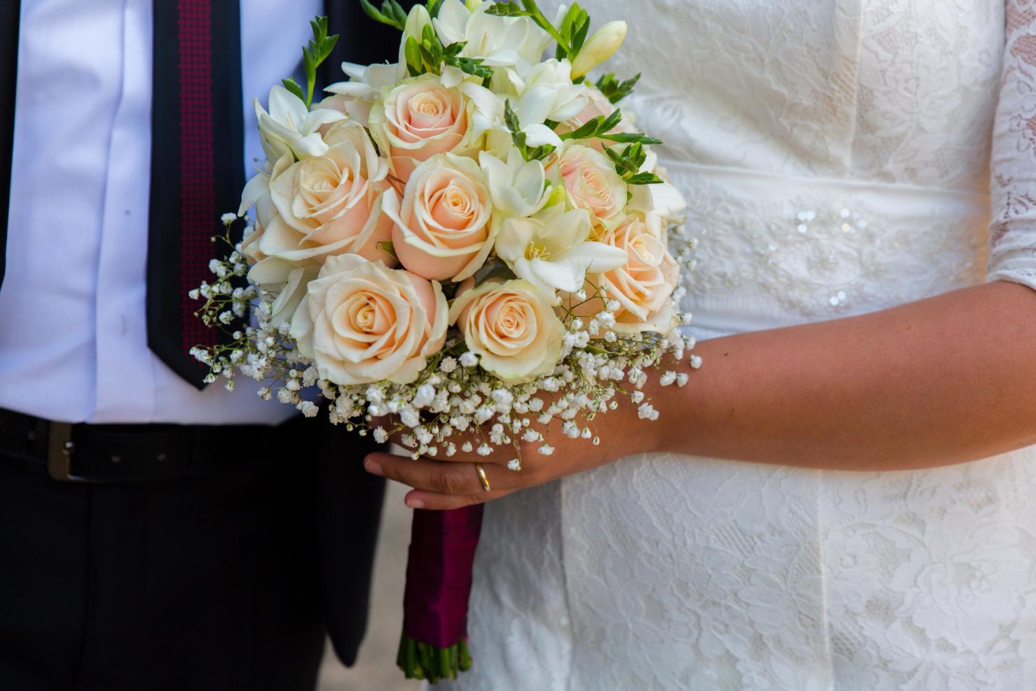 Ο γάμος -φάντασμα της Μεσσίνα: Ο ιερέας ξέχασε να τον δηλώσει, ο σύζυγος έκανε πίσω και η νύφη δικαστήρια 15 χρόνια