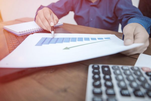 Φορολογική μεταρρύθμιση, εισοδηματικές ενισχύσεις, στεγαστικό και δημογραφικό – Όλα τα μέτρα στο Προσχέδιο Προϋπολογισμού για το 2026