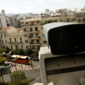 Έρχονται τα πρώτα ραβασάκια από τις έξυπνες κάμερες – Κλήση στο κινητό αυθημερόν και διορία 13 ημερών για ένσταση