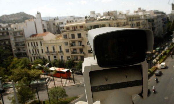 Ο «ΟΔΥΣΕΑΣ» θα σαρώνει πλέον τους δρόμους της Ελλάδας: Χιλιάδες κάμερες AI θα «σκανάρουν» οδηγούς και θα στέλνουν κλήσεις στο κινητό!