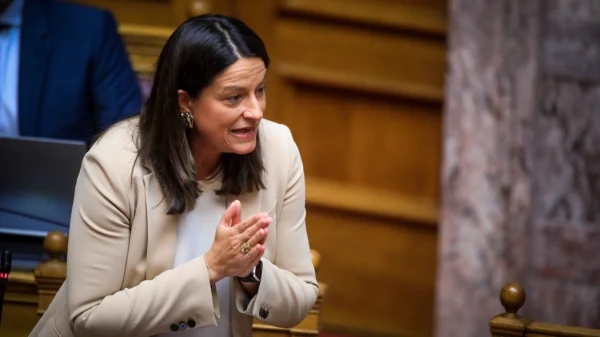 Ονομαστική ψηφοφορία και στα 97 άρθρα του εργασιακού νομοσχεδίου ζήτησε η ΝΔ - Αποχωρεί ο ΣΥΡΙΖΑ