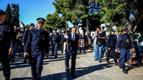 Δείτε ποιοι πολιτικοί και καλλιτέχνες βρέθηκαν στο τελευταίο αντίο στον Διονύση Σαββόπουλο - Δεν πήγαν ο Ανδρουλάκης και ο Φάμελλος