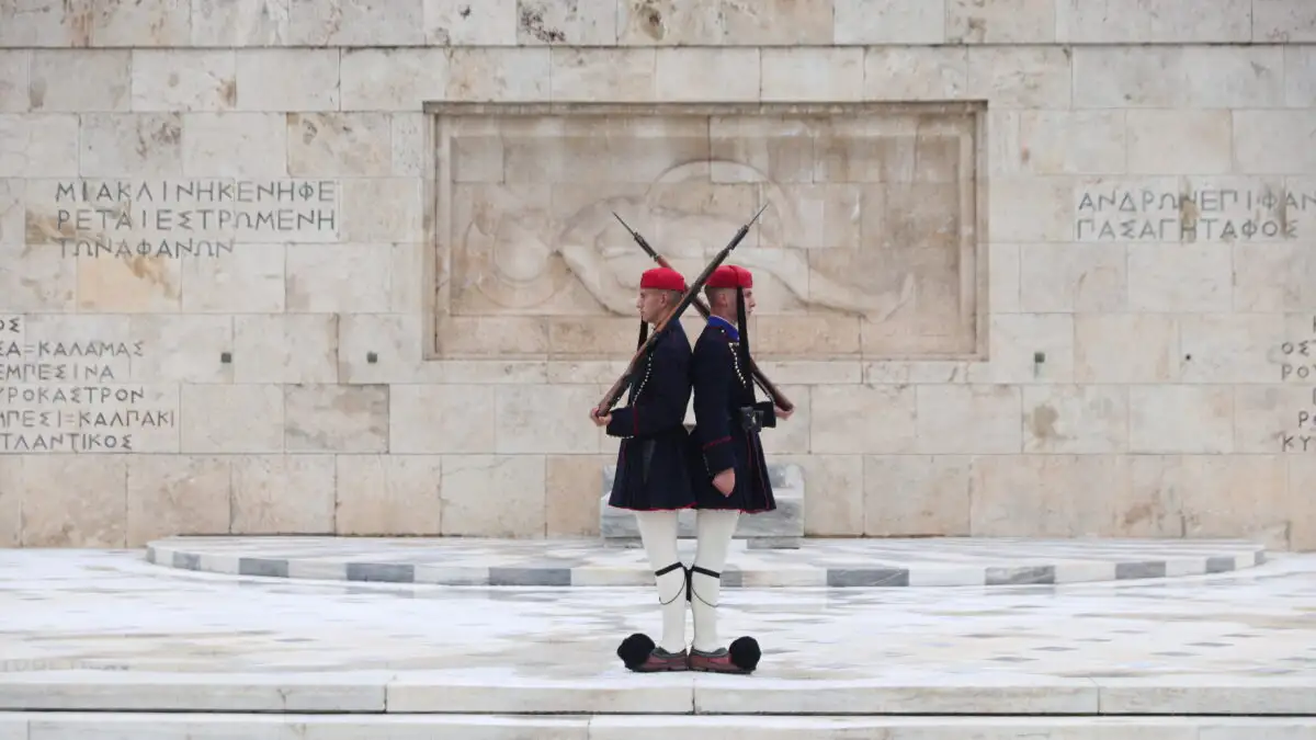 Δένδιας: Συζητήσαμε για τον καλύτερο συντονισμό των αρμοδιοτήτων του Δήμου για τον Άγνωστο Στρατιώτη - «Καλή τύχη στην κυβέρνηση» λέει ο Δούκας