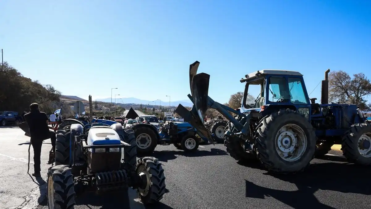 Οι αγρότες έφτασαν στο τελωνείο Προμαχώνα με τα τρακτέρ τους – Δεν σκοπεύουν να στήσουν μπλόκο