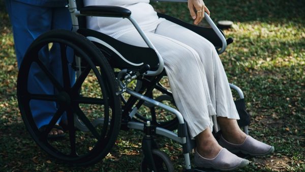 Ζητείται γυναίκα για 24ωρη φύλαξη ΑμεΑ στη Σπερχειάδα