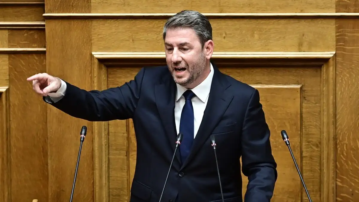 Ανδρουλάκης: «Μας καλείτε να ψηφίσουμε μια τροπολογία για να τραβήξει ο Μητσοτάκης δημόσια το αυτί του Δένδια»