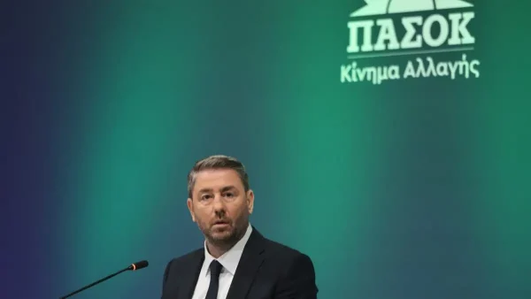 ΠΑΣΟΚ: Αλλαγές στο γραφείο του έκανε ο Νίκος Ανδρουλάκης – Ο Γιώργος Παπαβασιλείου νέος διευθυντής