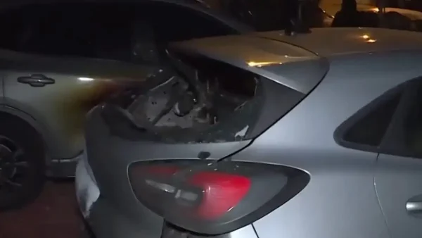 Πυρκαγιά σε αντιπροσωπεία αυτοκινήτων στο Πολύγωνο