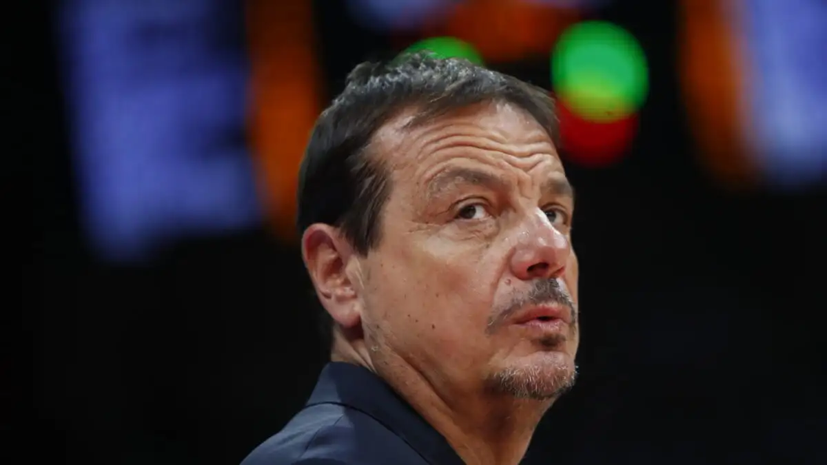 Ξέσπασμα Εργκίν Αταμάν για τις φάσεις με Σλούκα και Βεζένκοφ: «Ελληνορωμαϊκή σε παρκέ»