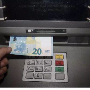 Κλειδώνει και ανακοινώνεται αύριο ο κατώτατος μισθός – Στα 920 ευρώ το πιθανότερο σενάριο