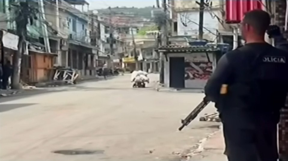 Βραζιλία: Το Ρίο ντε Τζανέιρο μετρά τις πληγές του μετά την πολύνεκρη αστυνομική εισβολή στις φαβέλες – «Ούτε στη Γάζα αυτά» – Ηχηρό μήνυμα Λούλα