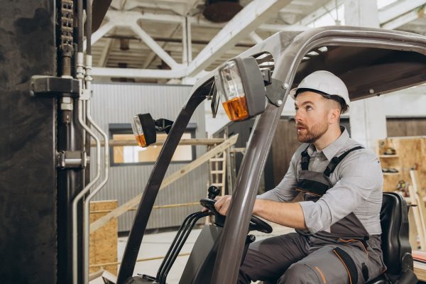 Η εταιρεία "Philosofish S. A." αναζητά χειριστή ανυψωτικών μηχανημάτων