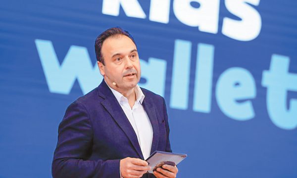 Παπαστεργίου: Θα υποστηρίξουμε τη δημιουργία Ψηφιακής Ηλικίας Ενηλικίωσης - Πώς θα μπλοκάρουν τα social media ανηλίκων