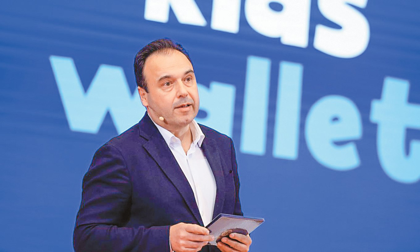 Παπαστεργίου: Θα υποστηρίξουμε τη δημιουργία Ψηφιακής Ηλικίας Ενηλικίωσης - Πώς θα μπλοκάρουν τα social media ανηλίκων