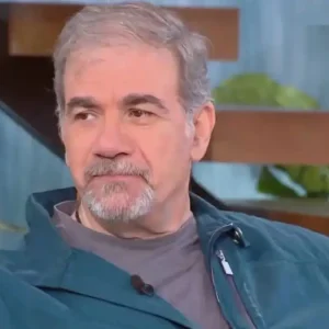 Δημήτρης Σταρόβας: Επισκέφθηκε την Ιερά Μονή της Παναγίας Χοζοβιώτισσας στην Αμοργό – «Ποτέ δεν είναι αργά»