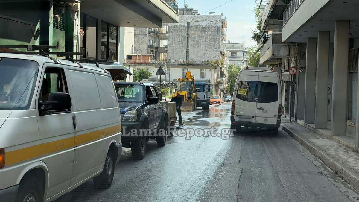 Βλάβη αγωγού στο ύψος του Δημοτικού Θεάτρου