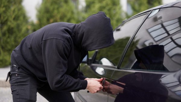 Λαμία: «Δεν έκανα διάρρηξη έψαχνα αναπτήρα»