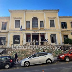 Στη φυλακή Λαμιώτης πατέρας για ενδοοικογενειακή βία σε βάρος των τριών ανήλικων παιδιών του - Απείλησε με πιστόλι τη σύζυγό του
