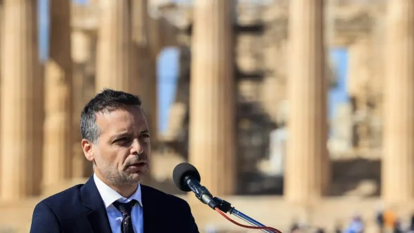 «Πόρτα» Δούκα στον Δένδια για το μνημείο του Άγνωστου Στρατιώτη: «Καλή τους τύχη»