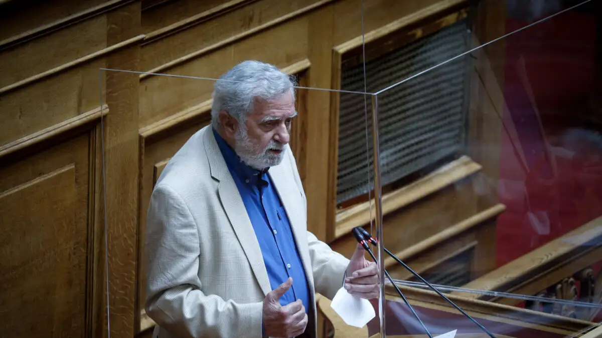 Ο Θοδωρής Δρίτσας ορκίστηκε βουλευτής ΣΥΡΙΖΑ στη θέση του Αλέξη Τσίπρα και προσχωρεί στη Νέα Αριστερά