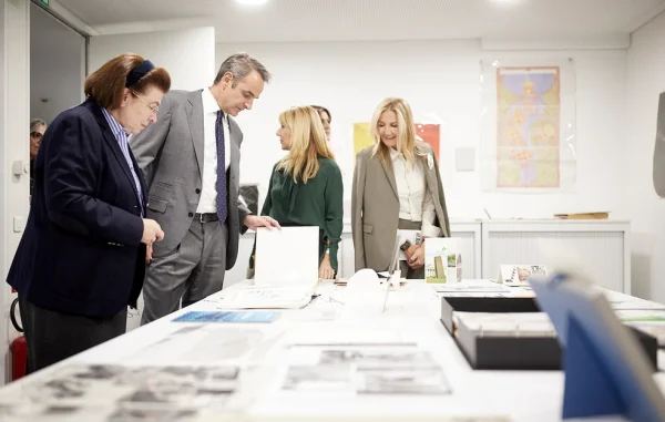 Επίσκεψη Μητσοτάκη και Μαρέβας Γκραμπόφσκι-Mητσοτάκη στο Εθνικό Μουσείο Σύγχρονης Τέχνης